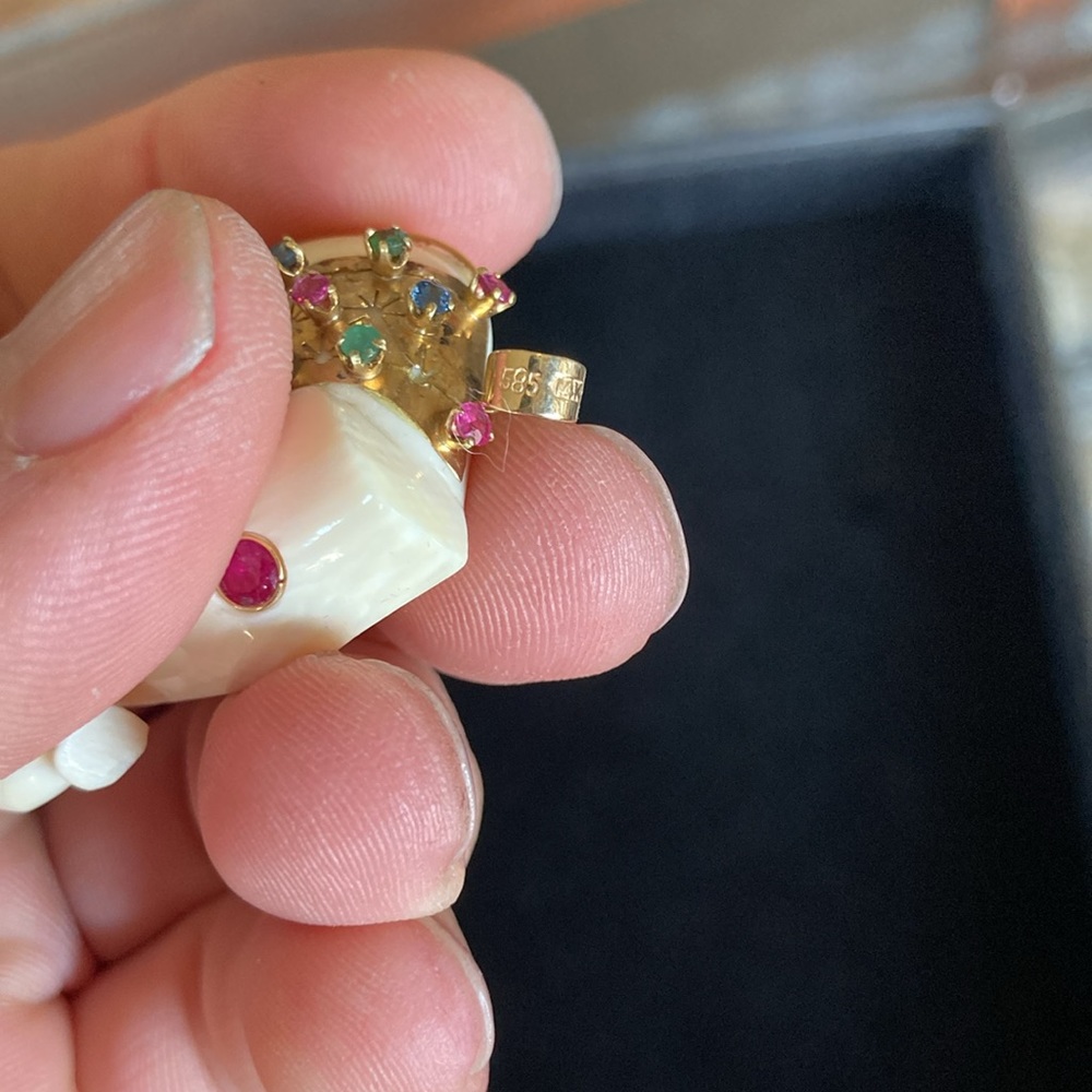 14kt gold with white bone/plastic ? elephant - Picture 3 of 9